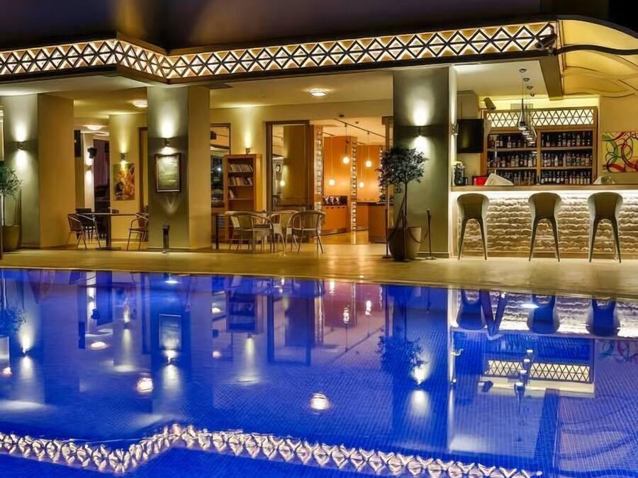 Sesongbasert utendørsbasseng