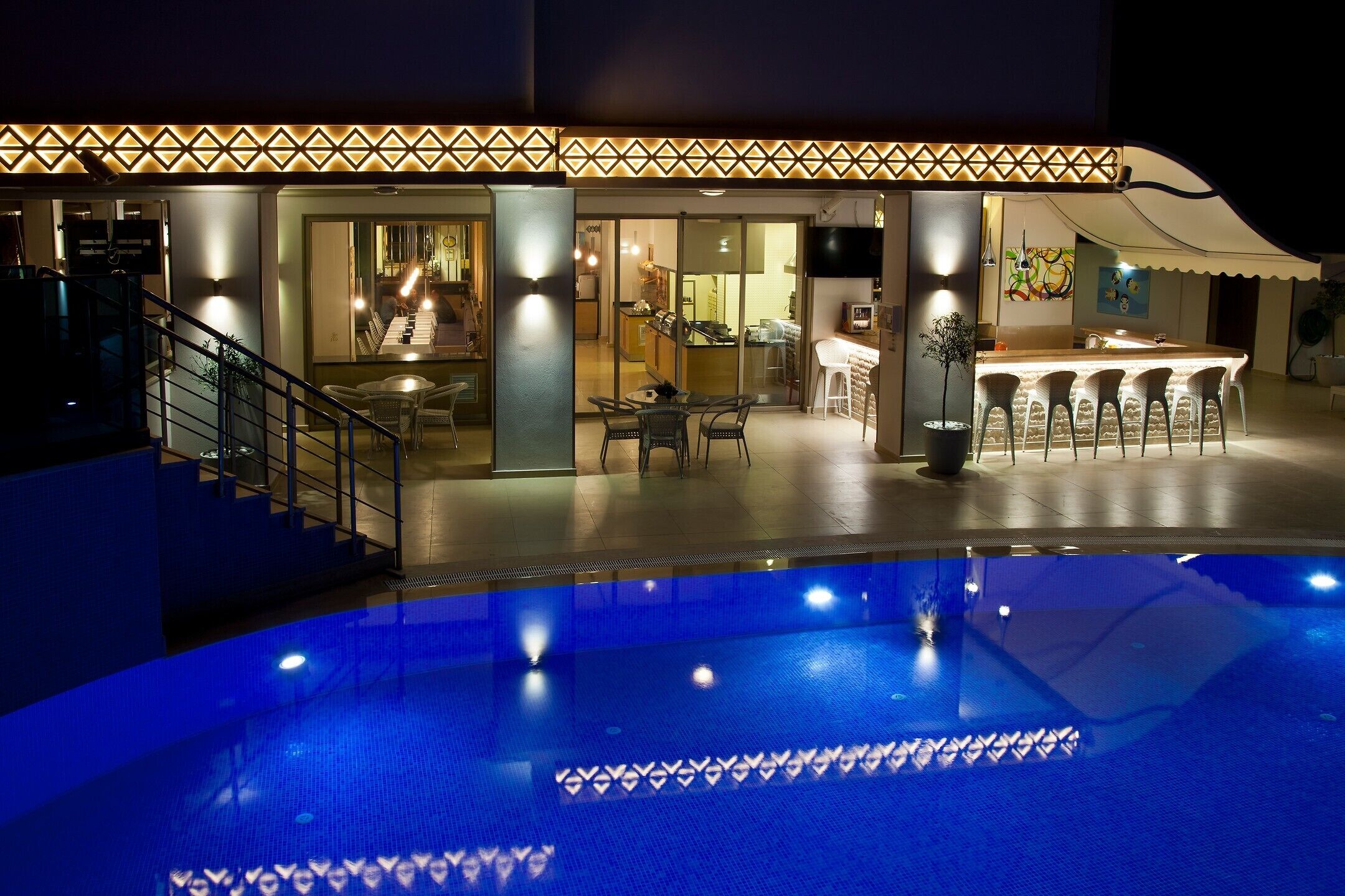 Seasonal outdoor pool