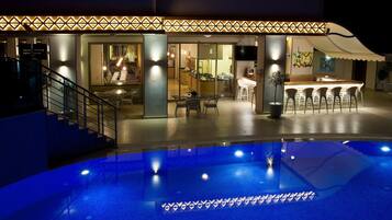 Seasonal outdoor pool