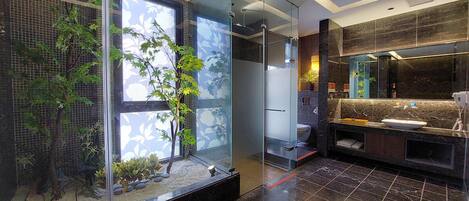 Gallery Double Room (run of house, Check in after 20:00PM) | Bathroom | Rainfall showerhead, hair dryer, towels