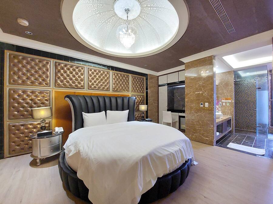 Habitación Gallery doble (run of house) | Minibar con artículos gratuitos, wifi gratis, ropa de cama