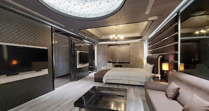 ELYSEES MOTEL
