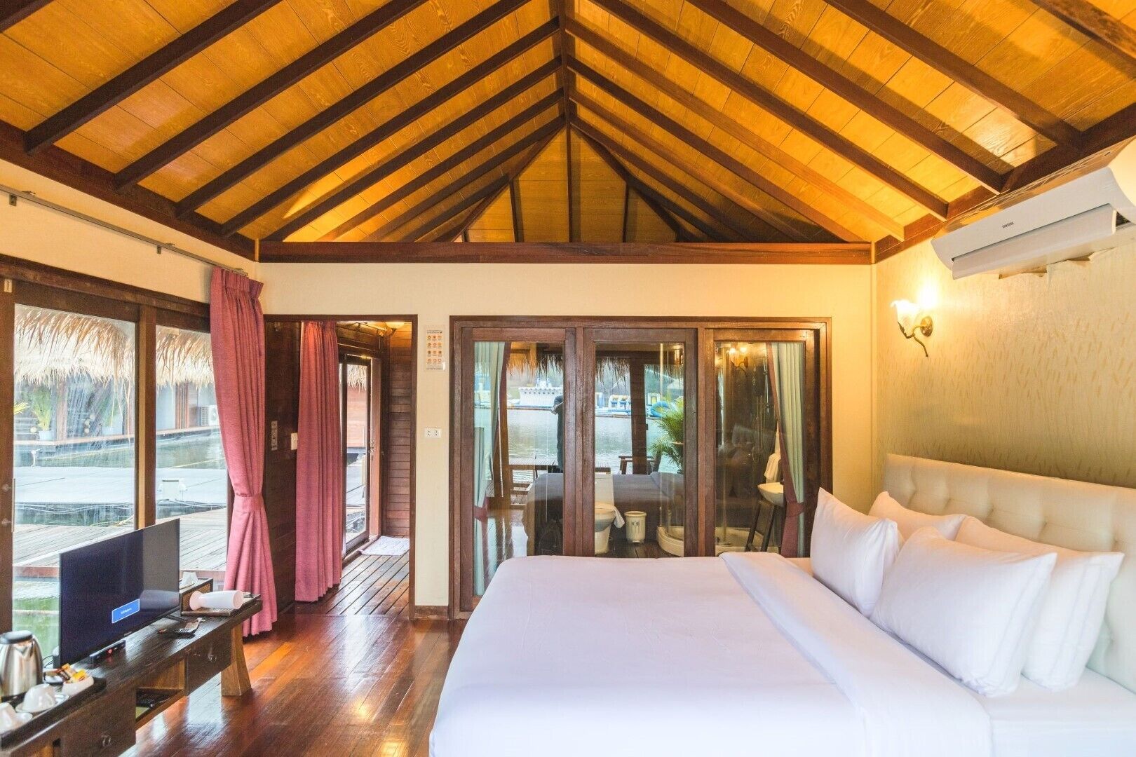 Maldives Water Park View Zone B | Minibar, desk, rollaway beds, free WiFi