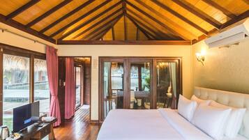 Maldives Water Park View Zone B | Minibar, desk, rollaway beds, free WiFi