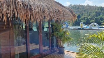 Maldives Water Park View Zone A | Frigobar, escrivaninha, camas extras/dobráveis (sobretaxa)