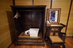 Mountain House | Minibar, escritorio, camas extra y wifi gratis