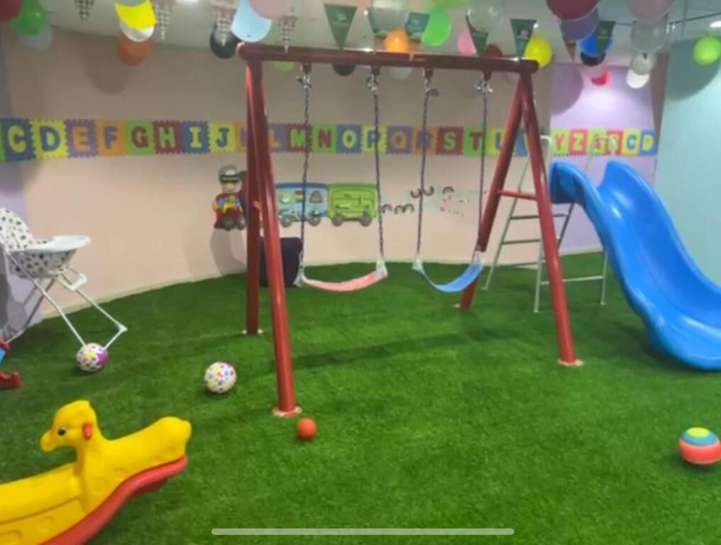 Innen-Kinderspielplatz