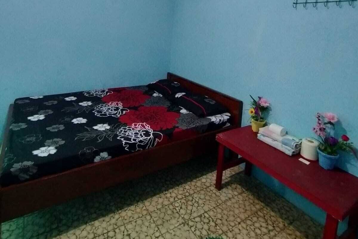 Iron/ironing board (on request), bed sheets