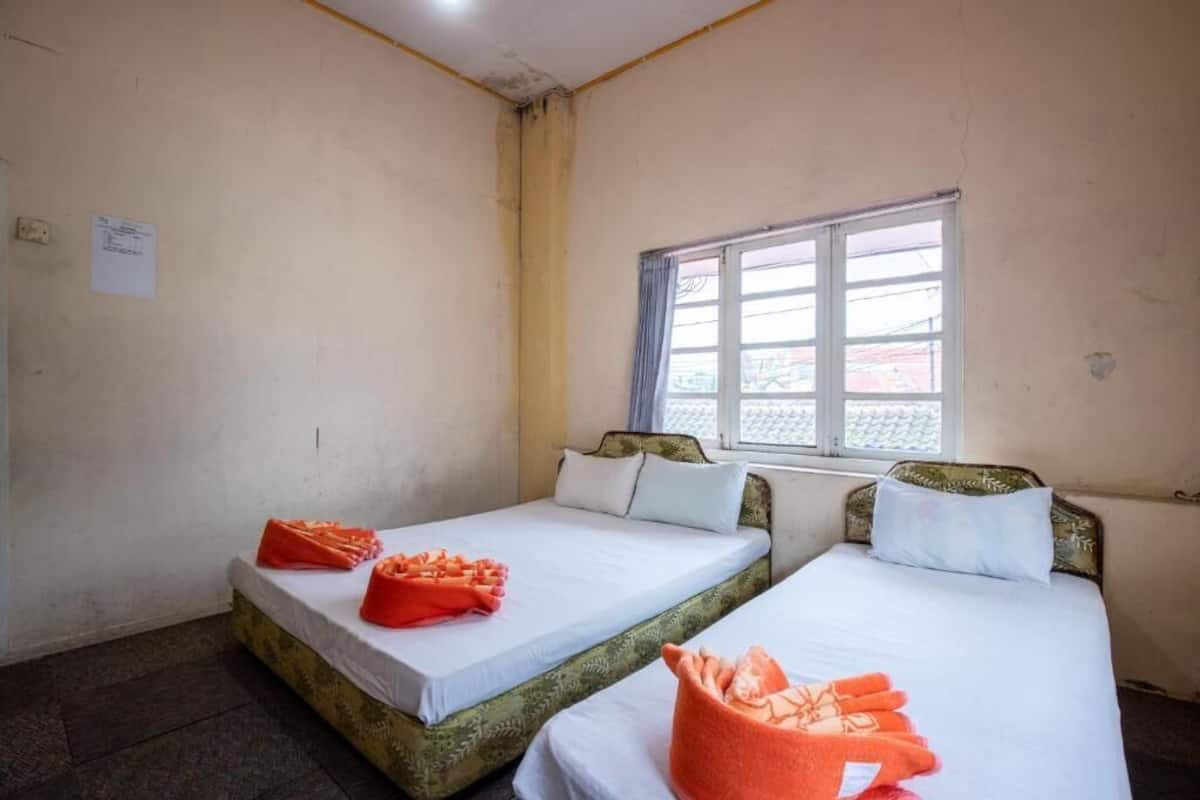 Economy-Dreibettzimmer | Schallisolierte Zimmer, kostenloses WLAN, Bettwäsche