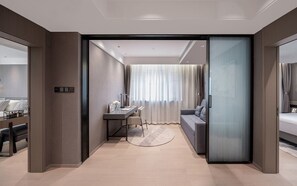 3 Bedroom Executive | 1 bedroom, in-room safe, blackout curtains, iron/ironing board
