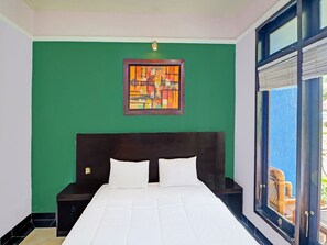 Free WiFi, bed sheets