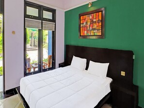 Free WiFi, bed sheets