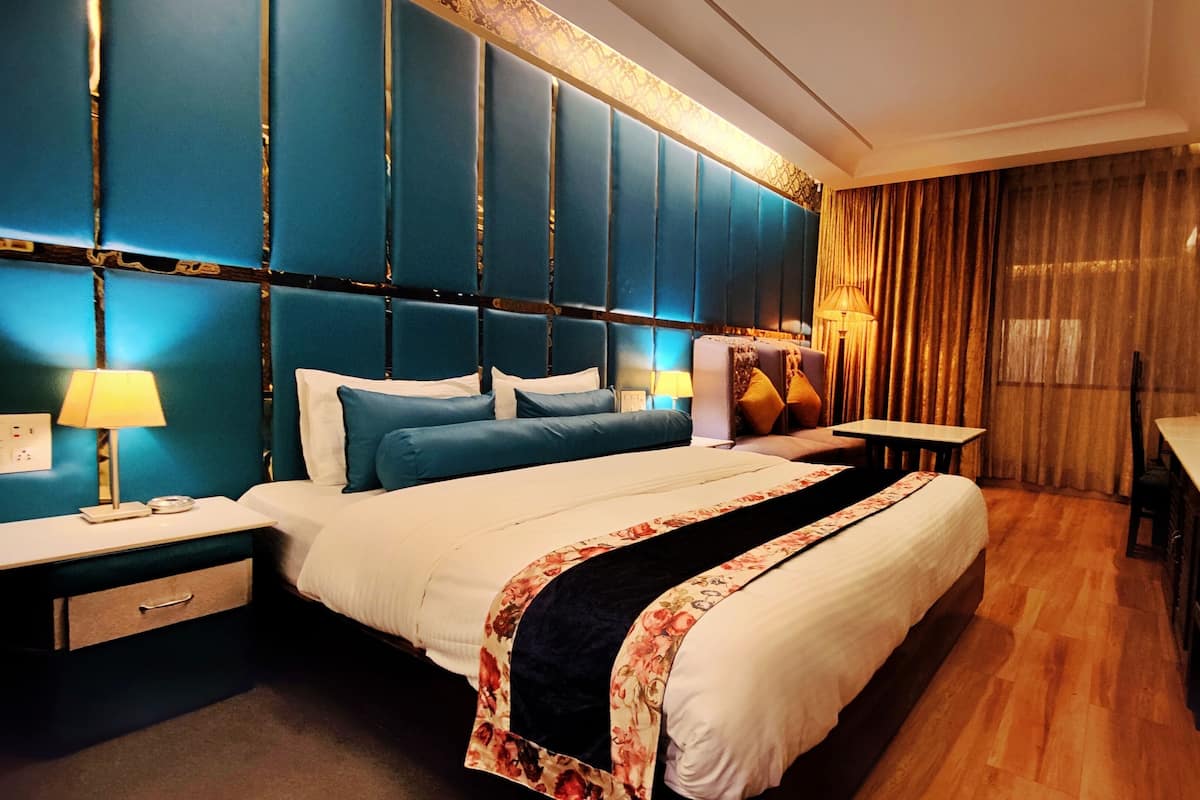 Luxury Room | Minibar, WiFi