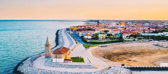 Inviting Porto Santa Villa for 6