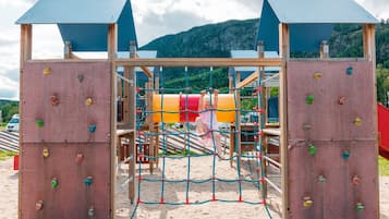 Children’s play area – outdoor