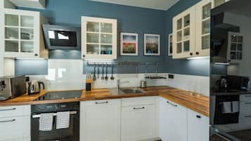 Fridge, microwave, oven, dishwasher