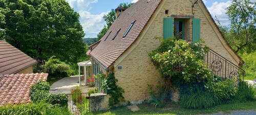 Charming stone house SARLAT - swimming pool, walking distance to town center & peaceful setting