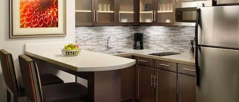 Fridge, microwave, stovetop, dishwasher