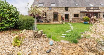Cozy house with shared garden, pets allowed and parking