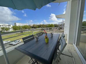 Outdoor dining - 2-room apt with balcony in La Rochelle (La Rochelle)