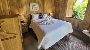Executive Villa | Egyptian cotton sheets, premium bedding, pillowtop beds, soundproofing - The Riverfalls By AOG (Tabanan)