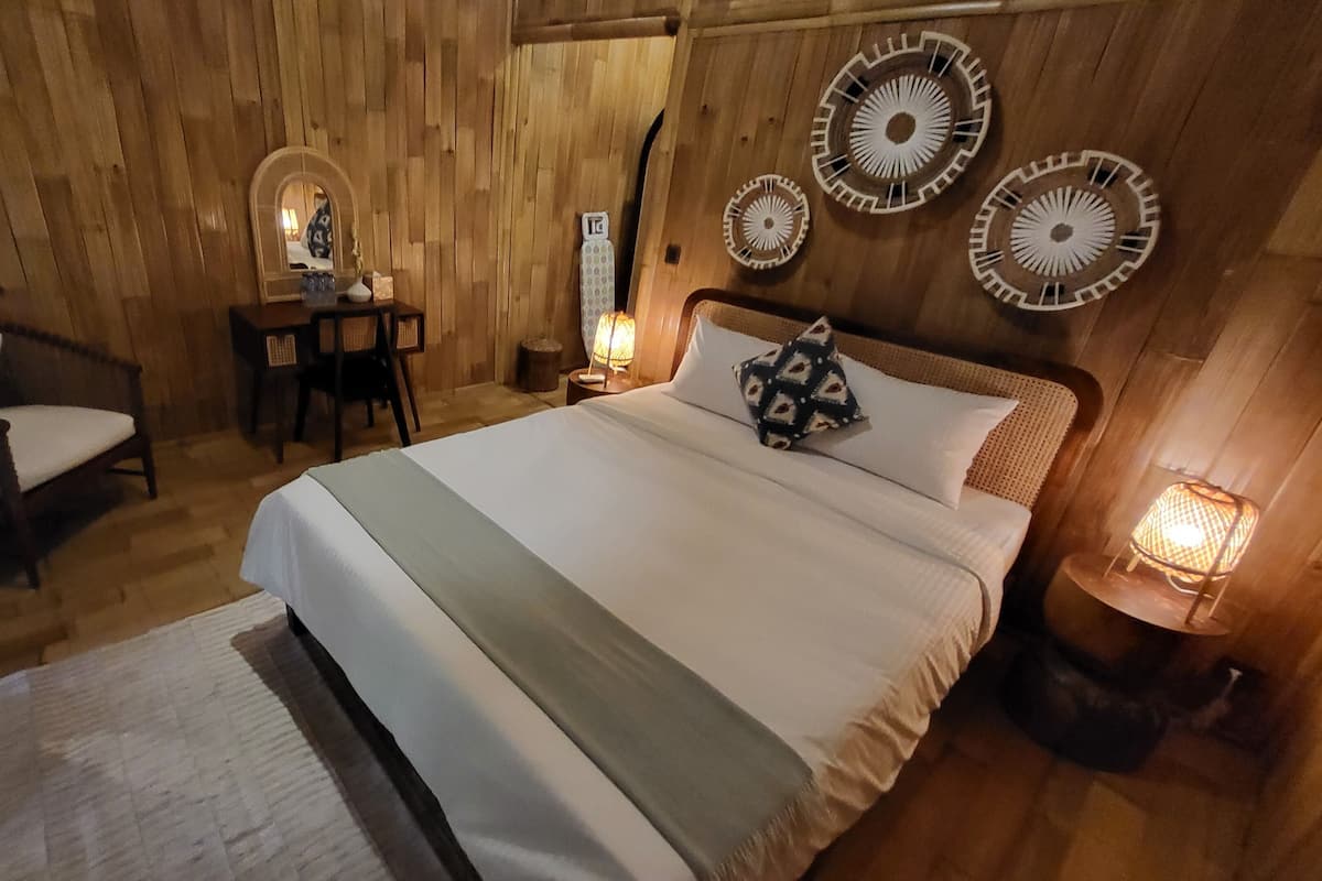 Family Villa, River View, Ground Floor | Egyptian cotton sheets, premium bedding, pillowtop beds, soundproofing