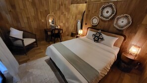 Family Villa, River View, Ground Floor | Egyptian cotton sheets, premium bedding, pillowtop beds, soundproofing - The Riverfalls By AOG (Tabanan)