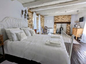 高級客房 | 免費無線上網、床單