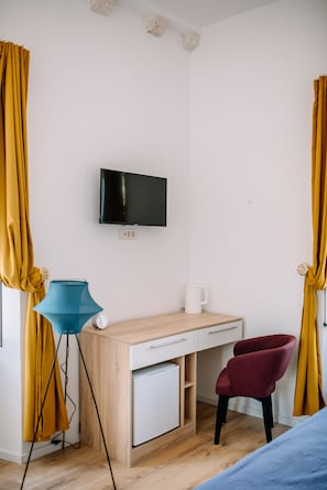Habitación Premium | Escritorio, wifi gratis, ropa de cama