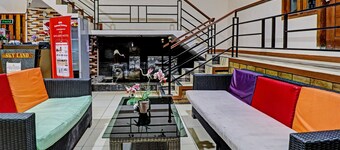 OYO Life 92127 Skyland Pasteur