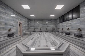 6 piscines couvertes, piscine extérieure, cabanons gratuits