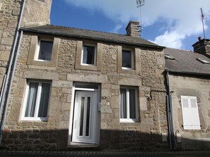 Exterior detail - Terraced house in Barfleur with private courtyard - Pets allowed (Barfleur)