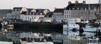 Terraced house in Barfleur with private courtyard - Pets allowed