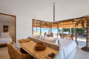 办公桌、免费 WiFi、床单