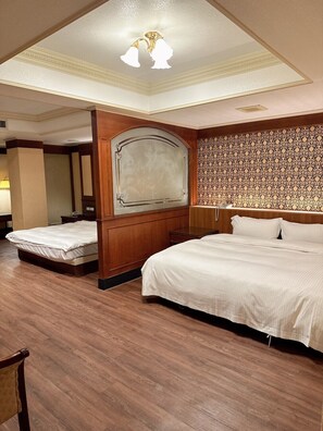 Habitación cuádruple familiar | Wifi gratis y ropa de cama 