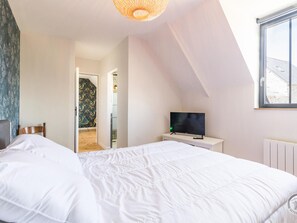 2 bedrooms, free WiFi, bed sheets - Charming house with private spa and garden in Ardevon (Pontorson)