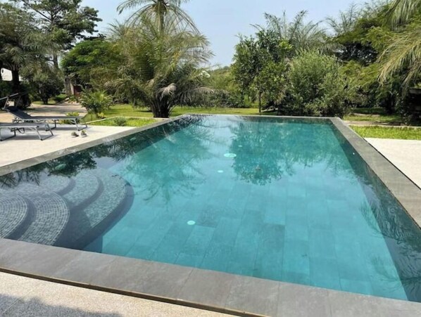 Piscine extérieure