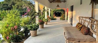 Villa with pool 300 metres from the beach