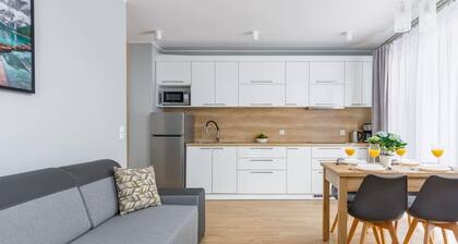 Seaside Apartment with Balcony | 500 m from the Beach and Parking