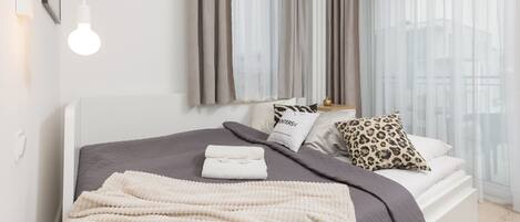 1 bedroom, desk, iron/ironing board, WiFi