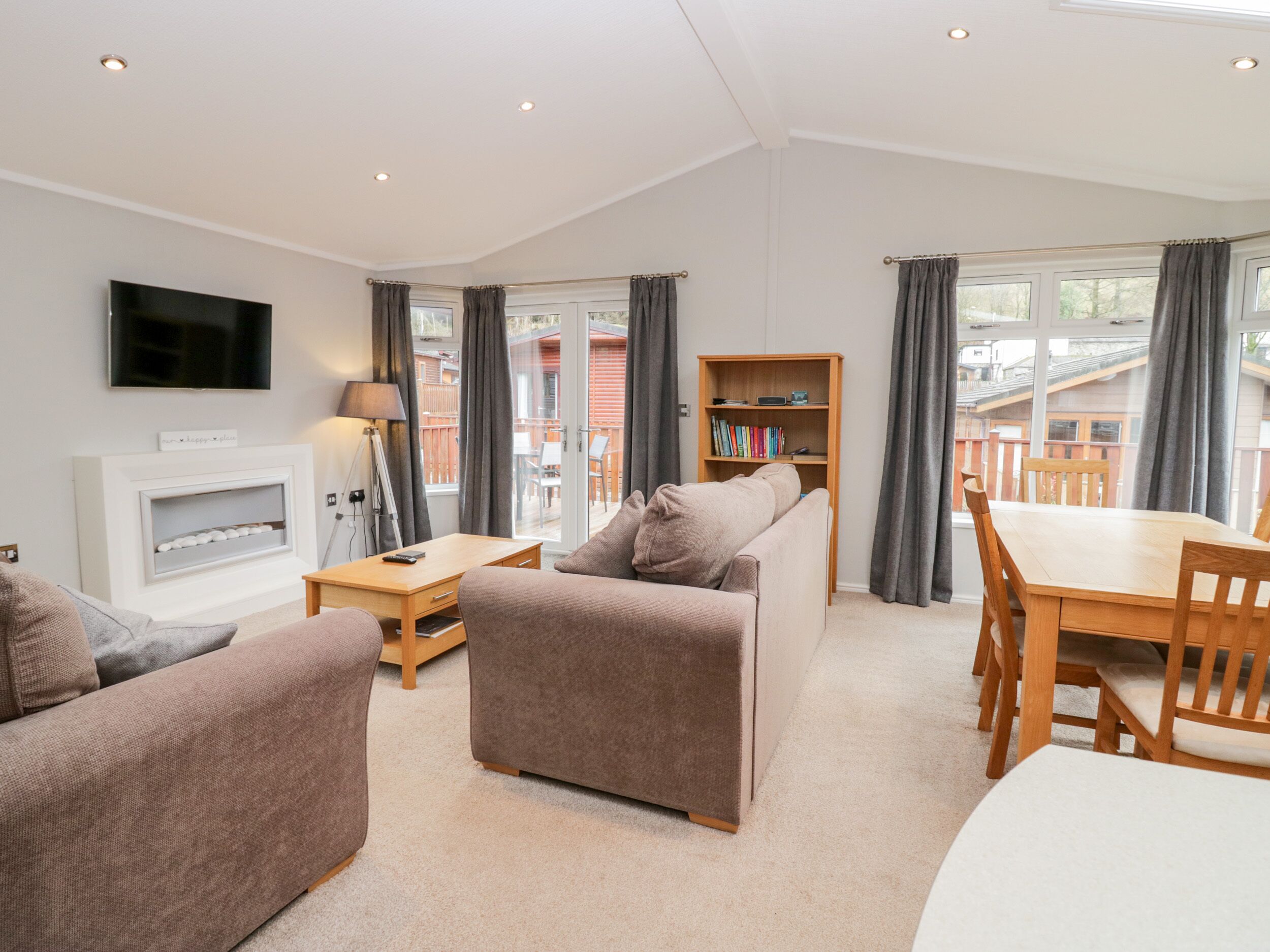 Highfield Lodge, Pet Friendly, With A Garden In Troutbeck - Kendal
