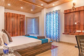 2 室のベッドルーム、デスク、WiFi (無料)