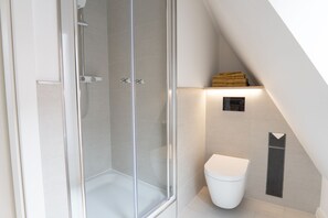 Dusche, Seife, Toilettenpapier