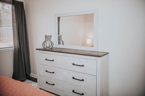 4 bedrooms, desk, iron/ironing board, travel crib