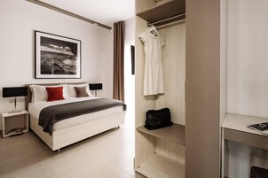 Desk, laptop workspace, free WiFi, bed sheets