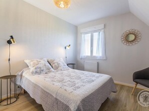 4 bedrooms, free WiFi, bed sheets