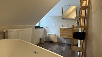 Haartrockner, Handtücher, Seife, Shampoo