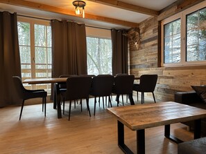 Dining - Modern vacation home / chalet with forest view in Dresden (Dresden)