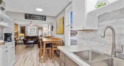 Take In MQT - Convenient Main Apt, Walking Range!