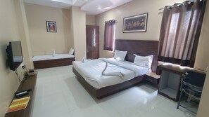 Quarto casal luxo | Wi-Fi de cortesia